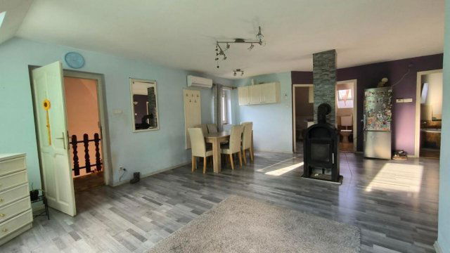 Eladó téglalakás, Keszthelyen 49.999 M Ft, 4 szobás