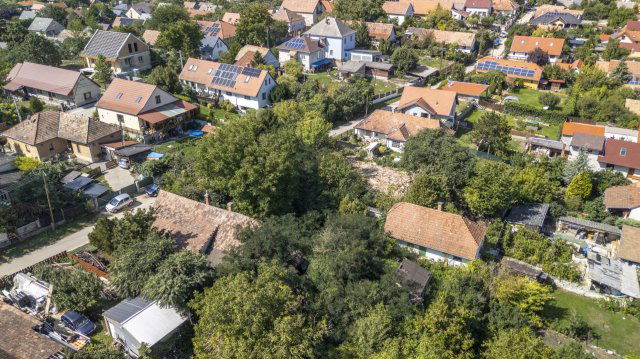 Eladó családi ház, Etyeken 42 M Ft, 2 szobás