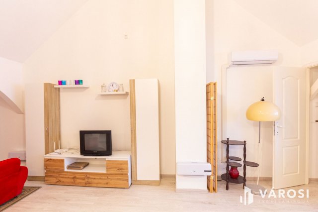 Kiadó családi ház, albérlet, Szegeden 160 E Ft / hó, 1 szobás