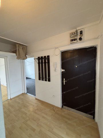 Eladó panellakás, Tatabányán 49 M Ft, 4 szobás