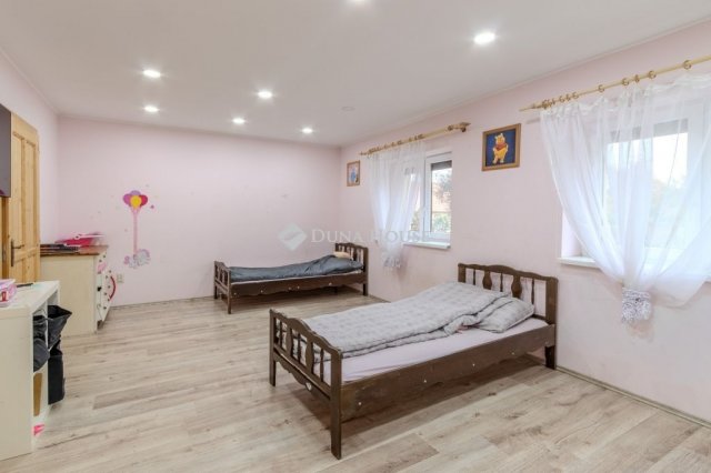 Eladó családi ház, Cserépfaluban 58 M Ft, 4 szobás