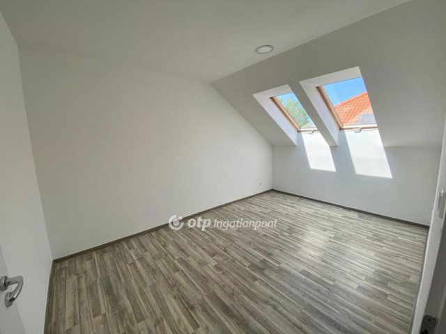 Eladó iroda, Cegléden 40.9 M Ft / költözzbe.hu