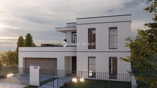 Eladó családi ház, Veszprémben 190.5 M Ft, 5 szobás