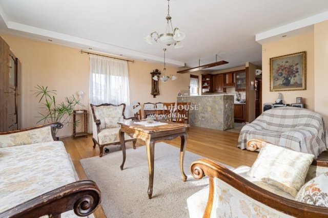 Eladó családi ház, Diósdon 210 M Ft, 4 szobás