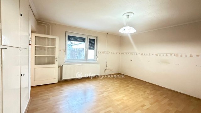 Eladó családi ház, Szentesen 19.9 M Ft, 2 szobás