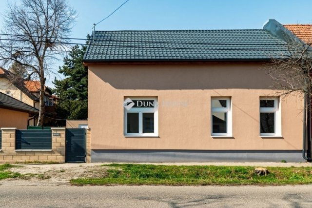 Eladó családi ház, Budapesten, XVIII. kerületben 94 M Ft