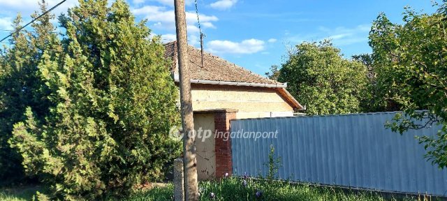 Eladó családi ház, Kunszentmártonban 7.999 M Ft, 3+1 szobás
