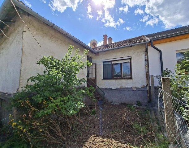 Eladó ikerház, Miskolcon 34.9 M Ft, 3 szobás