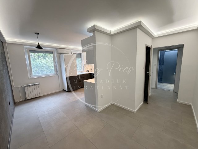 Eladó panellakás, Pécsett, Fülep Lajos utcában 56.99 M Ft