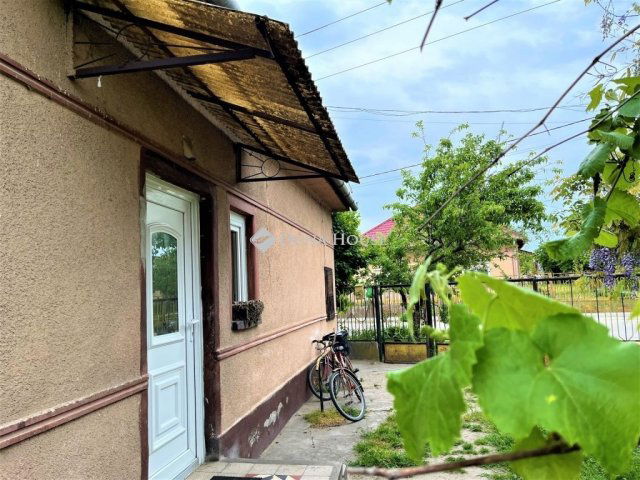 Eladó családi ház, Bugyin 45 M Ft, 2 szobás