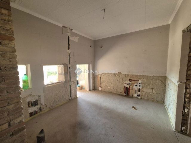 Eladó családi ház, Enyingen 42 M Ft, 4 szobás