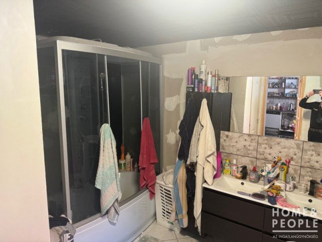 Eladó családi ház, Szentesen 24 M Ft, 4 szobás