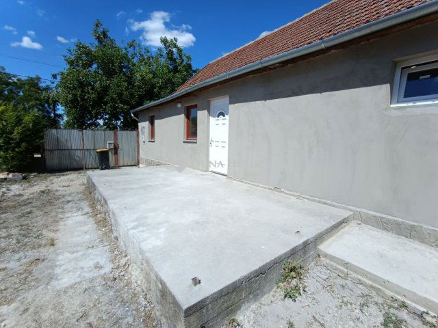Eladó családi ház, Újszászon 26.9 M Ft, 4 szobás