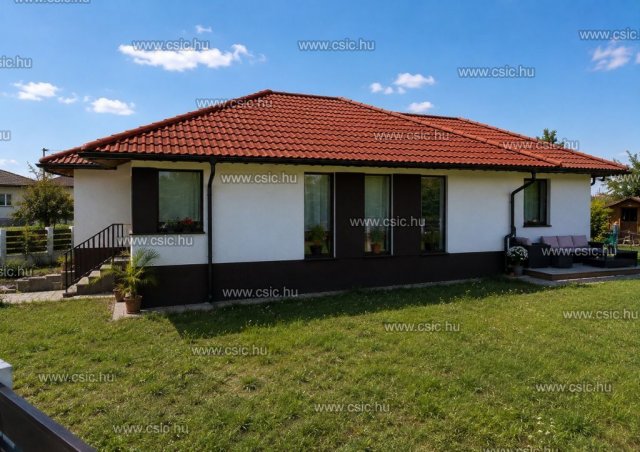 Eladó családi ház, Tárnokon 129.9 M Ft, 4 szobás