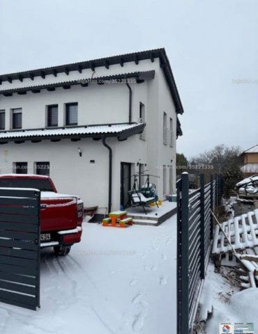 Eladó téglalakás, Velencén 93 M Ft, 4+1 szobás