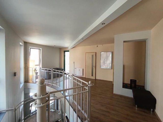 Eladó üzlethelyiség, Budapesten, II. kerületben, Káplár utcában