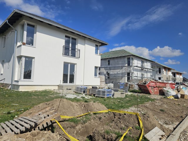 Eladó téglalakás, Mendén 79.9 M Ft, 4 szobás