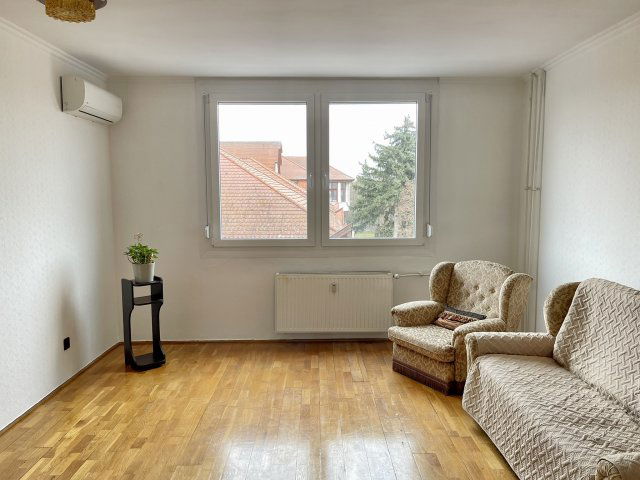 Eladó téglalakás, Keszthelyen 43.5 M Ft, 1+1 szobás