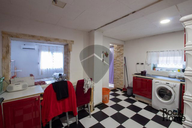 Eladó családi ház, Vértesszőlősön 17.9 M Ft, 2 szobás