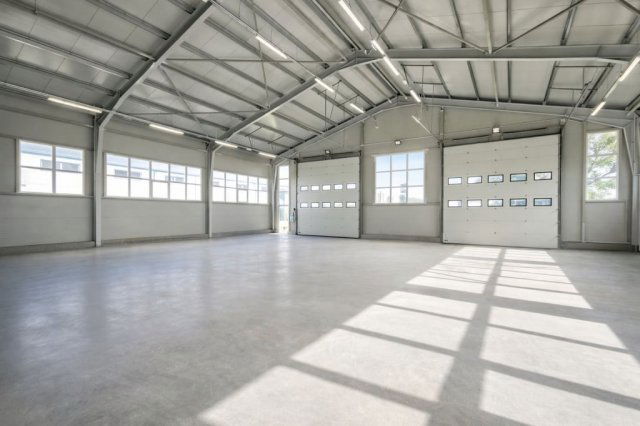 Eladó ipari ingatlan, Székesfehérvárott 375 M Ft