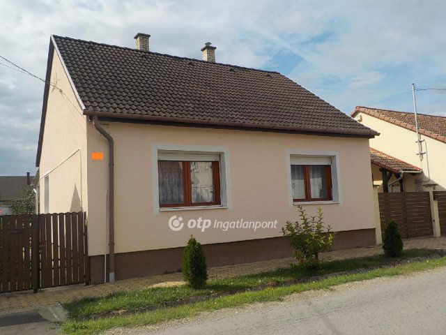 Eladó családi ház, Kaposváron 90 M Ft, 2+1 szobás