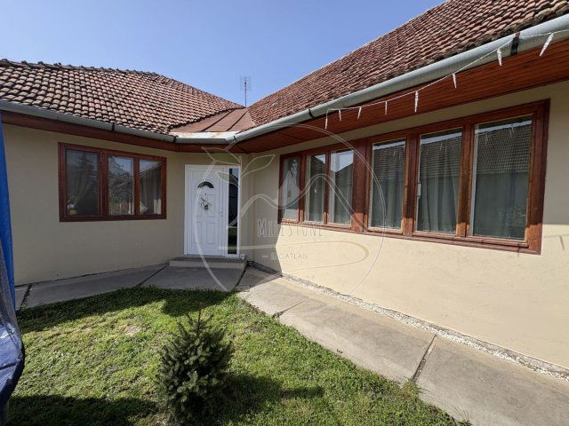 Eladó családi ház, Gyulán 49.99 M Ft, 3 szobás
