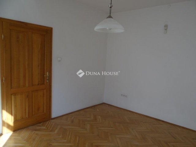 Eladó családi ház, Budapesten, XVIII. kerületben 170 M Ft