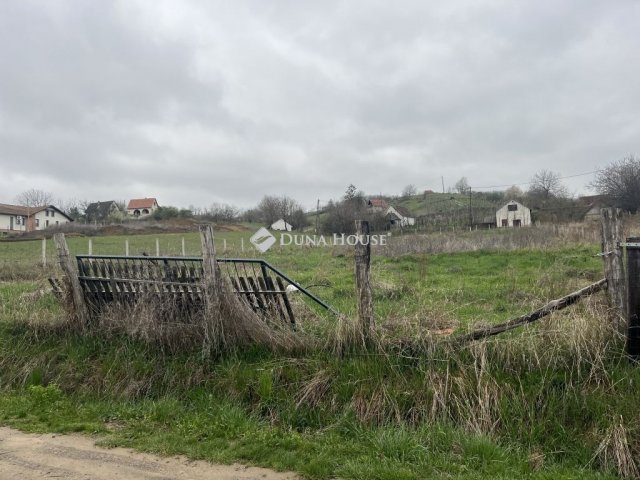 Eladó telek, Mecseknádasdon 9 M Ft / költözzbe.hu