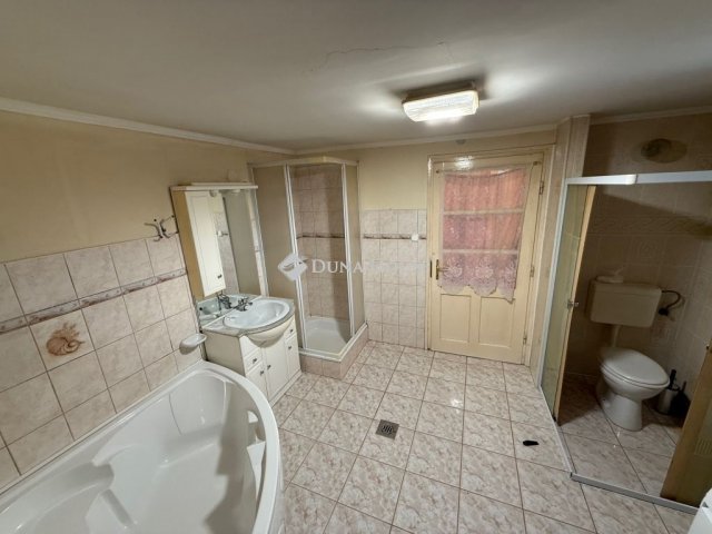 Eladó családi ház, Tiszaalpáron 34.99 M Ft, 3 szobás