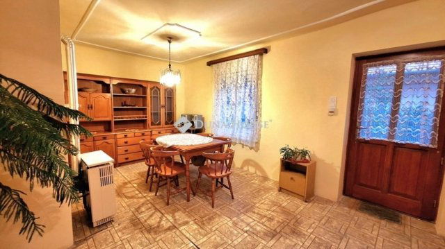 Eladó családi ház, Kocséren 34.9 M Ft, 2 szobás