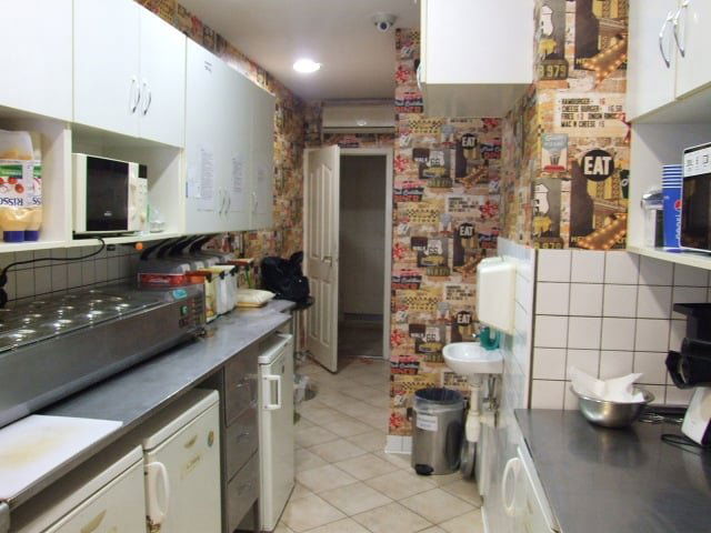 Kiadó üzlethelyiség, Gyulán, Városház utcában 100 E Ft / hó