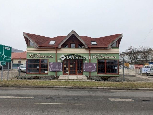 Eladó üzlethelyiség, Dorogon 99.6 M Ft, 1 szobás