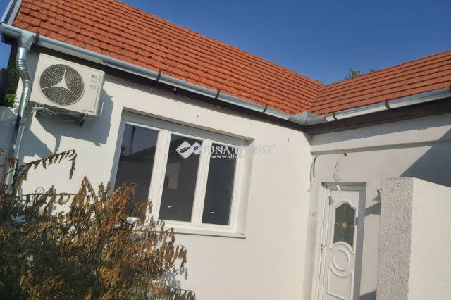 Eladó családi ház, Dunaharasztin 52.5 M Ft, 2 szobás