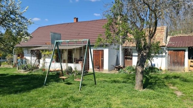 Eladó családi ház, Rácalmáson 28.5 M Ft, 2 szobás