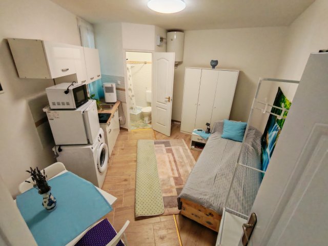 Eladó téglalakás, Budapesten, VIII. kerületben, Koszorú utcában