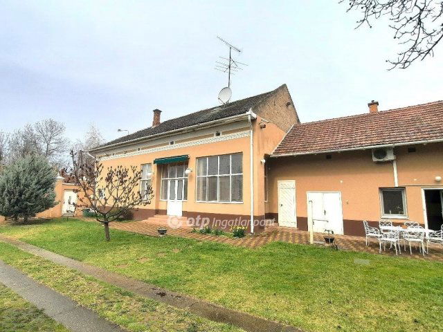 Eladó családi ház, Nagykőrösön 56.99 M Ft, 3 szobás