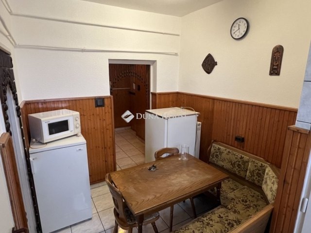 Eladó téglalakás, Dunaújvárosban 32.5 M Ft, 2 szobás