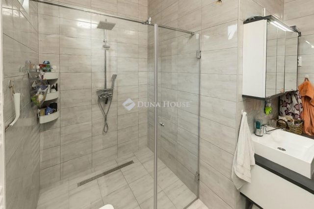 Eladó családi ház, Lajosmizsén 69.9 M Ft, 4 szobás