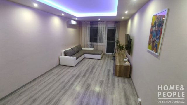 Eladó téglalakás, Szegeden 54.9 M Ft, 2 szobás