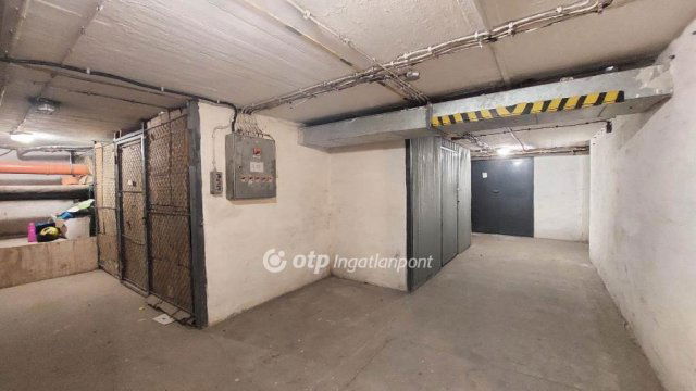 Eladó ipari ingatlan, Budapesten, VII. kerületben 12 M Ft