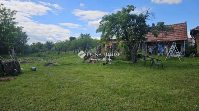 Eladó családi ház, Káván 35.9 M Ft, 2 szobás