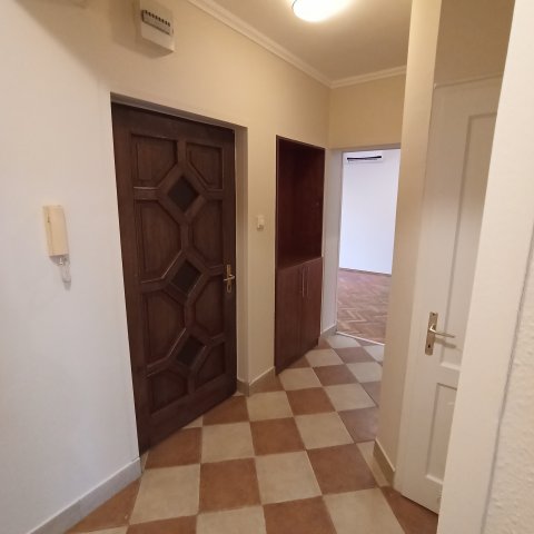 Eladó téglalakás, Szolnokon 46.9 M Ft, 2+2 szobás