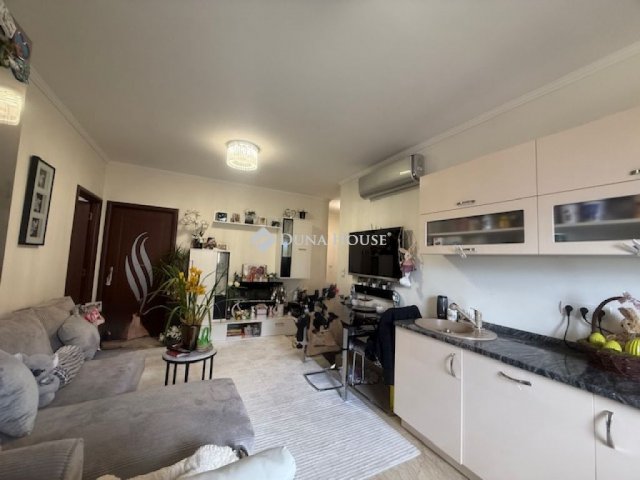 Eladó téglalakás, Budapesten, X. kerületben, Kismartoni úton