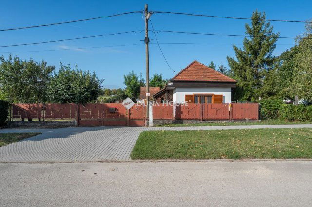 Eladó családi ház, Újbarokon 65 M Ft, 2 szobás