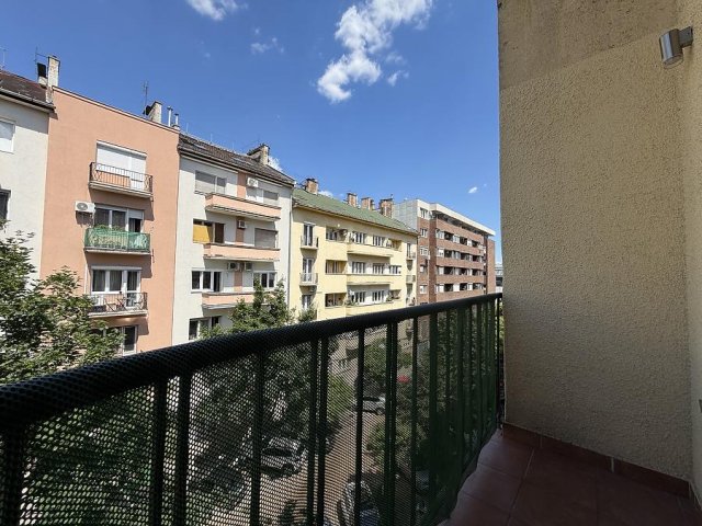 Eladó téglalakás, Budapesten, XI. kerületben, Eszék utcában