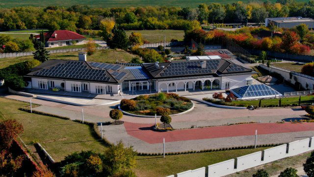 Eladó családi ház, Törökbálinton 1746 M Ft, 17 szobás