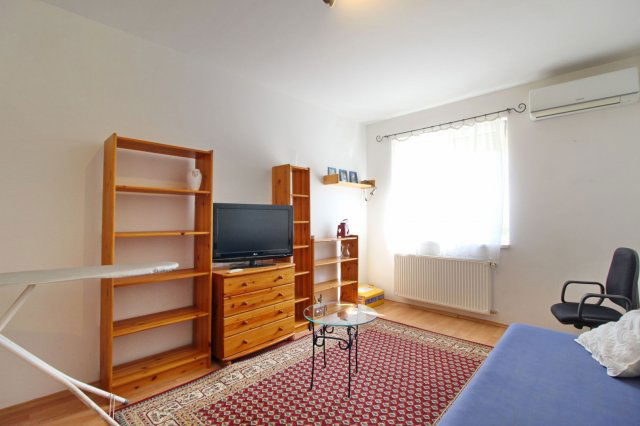 Kiadó téglalakás, albérlet, Debrecenben 210 E Ft / hó, 3 szobás