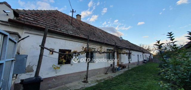 Eladó családi ház, Kisszőlősön 11.9 M Ft, 2 szobás