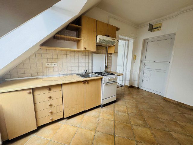 Kiadó téglalakás, albérlet, Győrött 160 E Ft / hó, 1 szobás