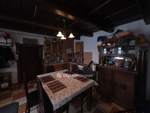 Eladó családi ház, Gannán 86.99 M Ft, 7 szobás